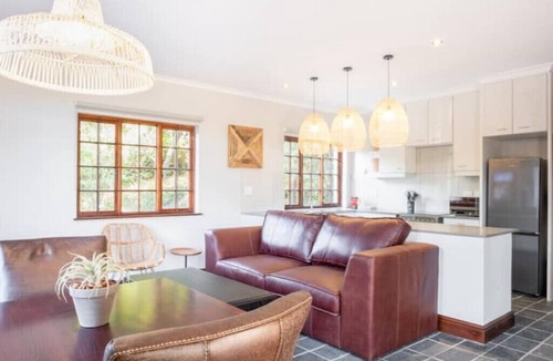 Stellenbosch Apartment | Avemore Olive Apartment - your new favourite accommodation in the Winelands!