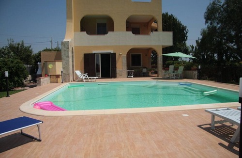 Fontane Bianche Villa | Awsome Villa with large Private Pool, Garden & Terrace + Wifi & Bikes