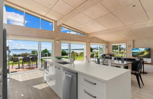 Snells Beach House | Beachfront Escape - Snells Beach Holiday Home