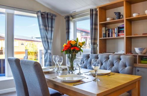Runswick Bay House | Beagle Lodge