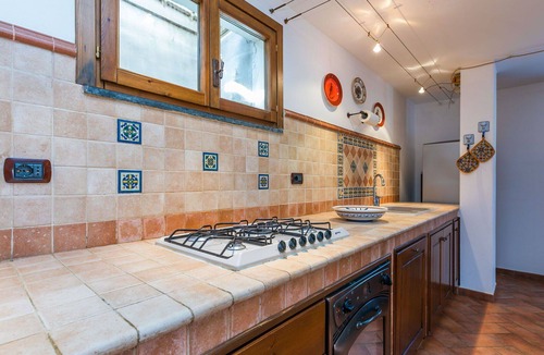 Cecina House | Beautiful private villa with WIFI, A/C, hot tub, private pool, TV, patio and pets allowed