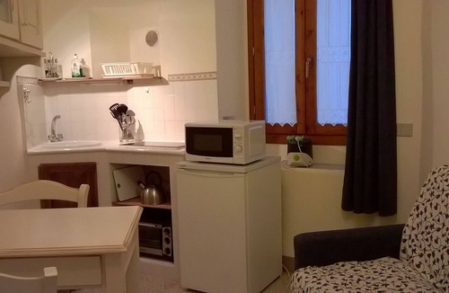 San Niccolo Apartment | BETWEEN ARNO AND PIAZZALE MICHELANGELO, 15 minutes on foot from Ponte Vecchio. Wifi