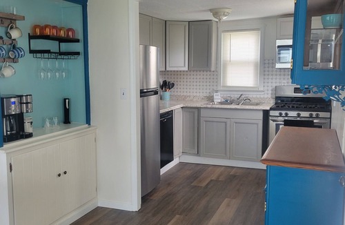 Town of Hastings House | Boho cozy 3 bedroom cottage close to Syracuse and Oswego with waterfront views.