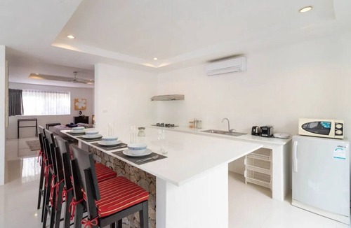 Bophut Hills Apartment | Charming 1-bedroom flat with shared pool
