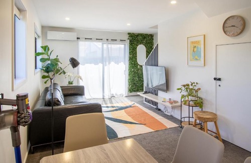 Papanui Apartment | Charming 2-Bedroom Apartment - 2 BR, 1 Bath