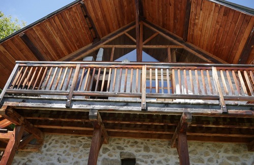 Chorges Ski Chalet | Charming, comfortable chalet, mountains, lakes and skiing.