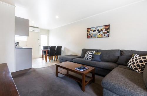Tauranga South Hotel | Colonial Court Motor Inn
