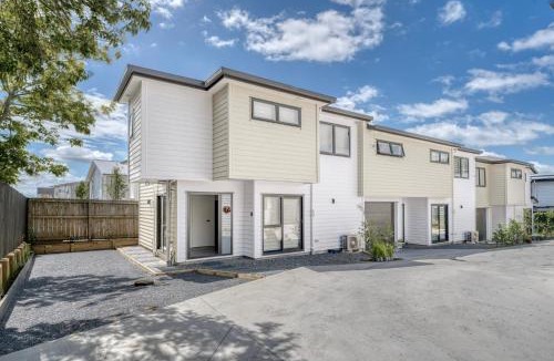 Papatoetoe Apartment | Cosy & Contemporary entire 3 Bedroom Airport Retreat