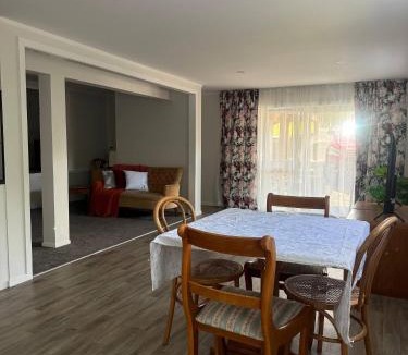 Whangarei House | Cozy 2-Bedroom House Rental in Whangrei, New Zealand