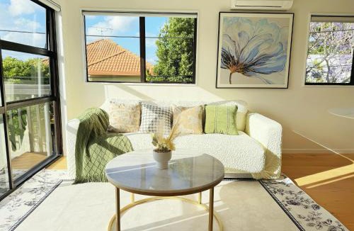 Epsom Villa | Cozy 3BR in Epsom - near Newmarket WestfieldMall,CBD&One Tree Hill