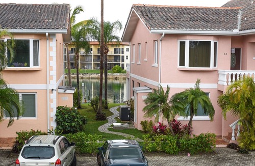 Bahamas Terrace Condo | Cozy, colorful condo in The Bahamas