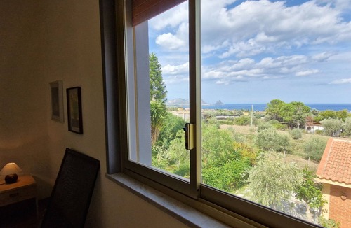 Torre Colonna-sperone Villa | Detached Property with garden and a view on the Sea near Palermo, Sicily