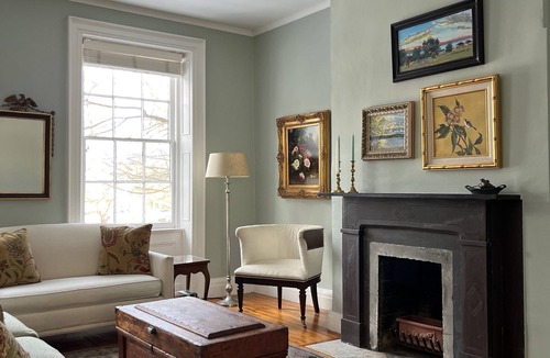 South Main Street House | Elegant 3 FL 5 BR Row House in Geneva/FLX Walk to HWS, Seneca Lake, Downtown