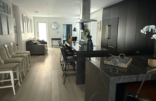 Buena Vista House | Elegant designer retreat in Miami Design District with luxe vibes