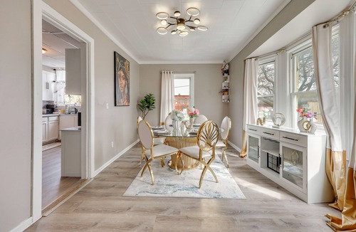 Rochester Apartment | Free Parking! Townhome 3 Mi to Dtwn Rochester