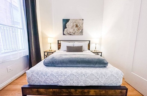 Gaslamp Quarter Hotel | Free parking + walk to the Convention Center. Professionally managed downtown suite in the heart of Gaslamp.