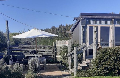 Haumoana House | FreeFall Hut