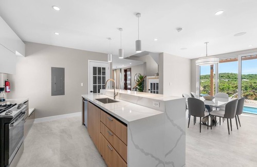 Cooper Jack Bay Settlement Villa | Gorgeous 3-bedroom Villa with AC, Pool/Hot Tub in Cooper Jack Bay Settlement