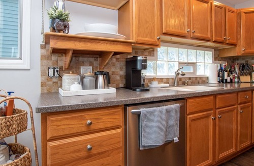 Geneseo House | Grayshores Getaway: Spectacular Sunrise Views on Conesus Lake!