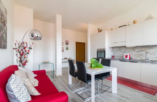 San Jacopino Apartment | GuestHost - Fully furnished apartment in modern style, can accommodate up to 6 people!Very close to the Cascine Park where you can walk, jog or ride a bike. Inside the park is the Visarno Arena (inside the Hippodrome), the area is a perfect show for grea