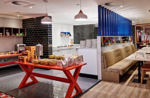 Garforth Hotel | Holiday Inn Leeds Garforth by IHG