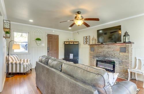 Tia Juana House | Lakefront Eucha Escape w/Views & Boat Slip!