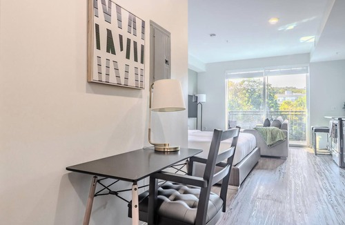 Ithaca Apartment | Landing | Stunning Studio, Gym