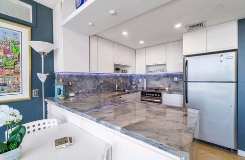 Downtown Hollywood Condo | Luxury Dwntwn Condo In The Sky – 1 Mile To Beach – King Bed – W/D – 3 Balconies