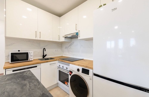 Castillejos Apartment | M (ABR1710B) Spacious Luxury 2 Bedroom Apartment