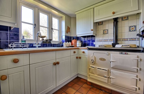 Holworth Cottage | Martie Cottage - cosy cottage, idyllic village