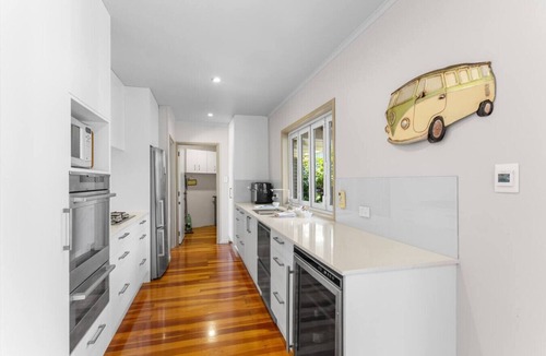 Auckland House | Marvelous Meadowbank Home (by Furnished Rentals)