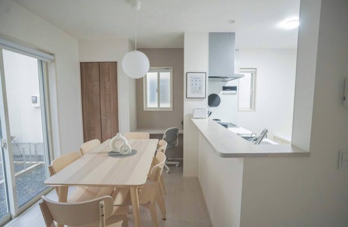 Ozu Apartment | Modern 4BR Stay in Ozu Hachikubo for 11 Guests by Restavio