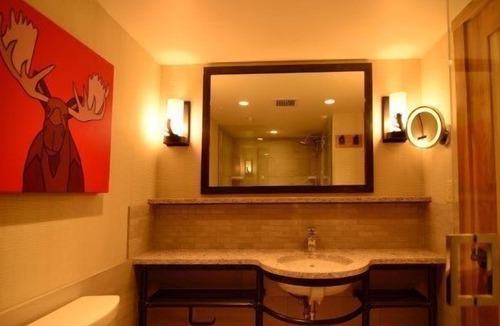 Banff Hotel | New Accessible Room, 1 Minute from Banff Centre!