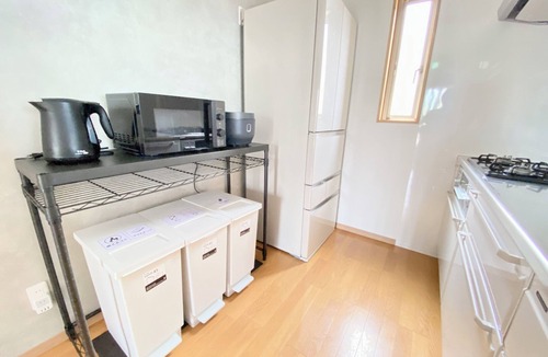 Imadomari Cottage | NEW | Central Nago | Near Junglia, Pineapple Park | BBQ | Sleeps 8