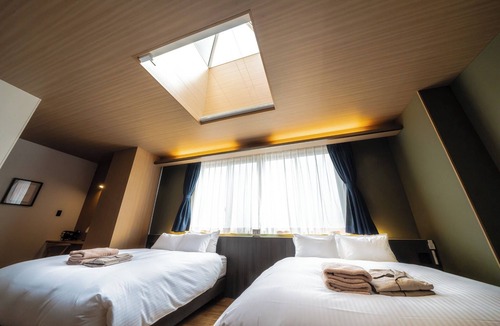 Hatsukaichi Hotel | NonSmoking Spacious FamilyFriendly Twin Room 2nd Floor 42m2 M202/Hatsukaichi Hiroshima