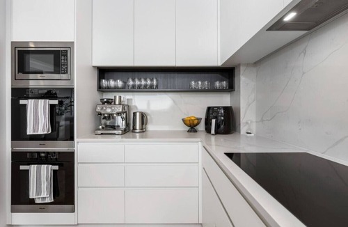 Kohimarama Apartment | Ocean View Spacious 5BR Retreat for Families