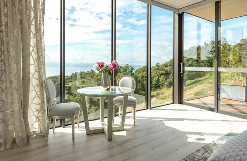 Waiheke Island Villa | Omana Luxury Villa on Waiheke Island Four intimate villas with private beach