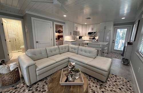 Sanibel House | On The Ground - NO STAIRS - Walk to Beach/Cose to Causeway