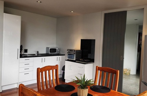 One Tree Point Apartment | One tree point marsden Cove waterways Fish then back to your own jetty and relax