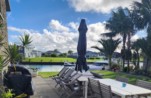One Tree Point Apartment | One tree point marsden Cove waterways Fish then back to your own jetty and relax
