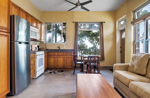 Rosendal Cottage | Peaceful 1-bedroom cottage, Minutes from Magen's Bay!