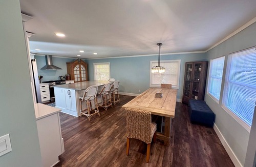 Maple City House | Peaceful, dog‑friendly 3BR cabin near Glen Arbor with fenced yard!