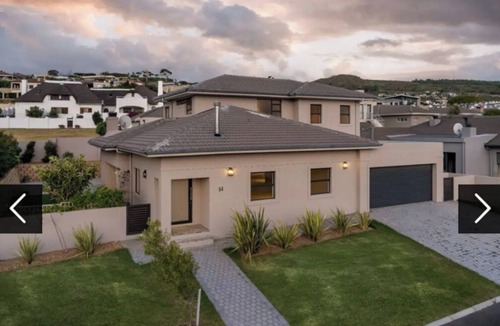 Cape Town City Centre Villa | Private, secure 4 bedroom Villa with pool and view