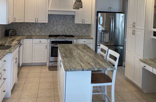 North End Condo | REDUCED JUNE WEEKS! -BEACH -BLOCK BEAUTIFUL HOME- BOOK NOW! NEWLY RENOVATED!