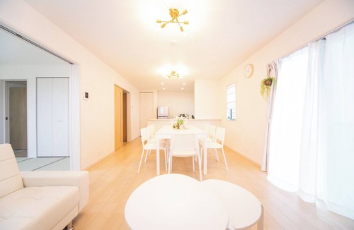 Kuwana House | Reservations not accepted This is a newly built twostory house located in Nagashimacho Kuwana C/Kuwana Mie