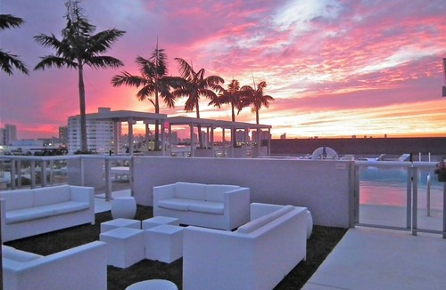 City Center Condo | Rooftop Pool Condo by Beach & Convention Center