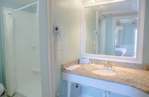 Savannah Beach Hotel | Sea And Breeze Hotel And Condo