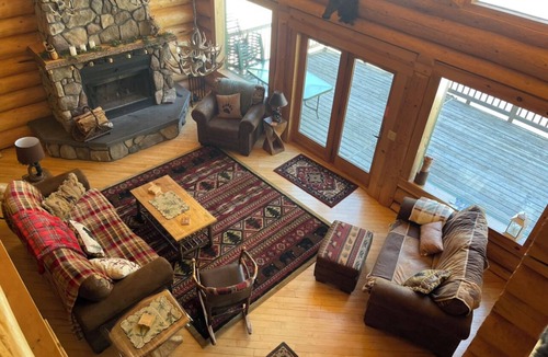 Athol Cabin | Ski Gore Visit Lake George Amazing Winter Festivals at this beautiful log cabin