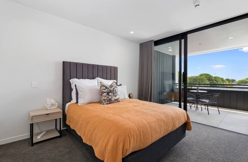 Hamilton Apartment | Spacious City Centre 1 bedroom apartment - Fibre Internet