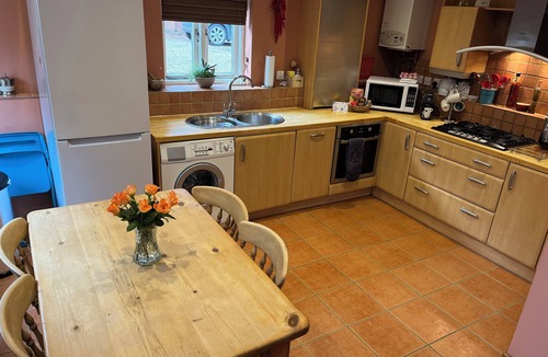 Saffron Walden Cottage | Spacious, comfortable, modern cottage, 5 minutes to Saffron Walden town Centre.